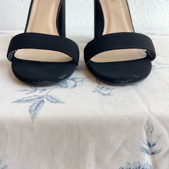 black soda block heels - Picture 3 of 5